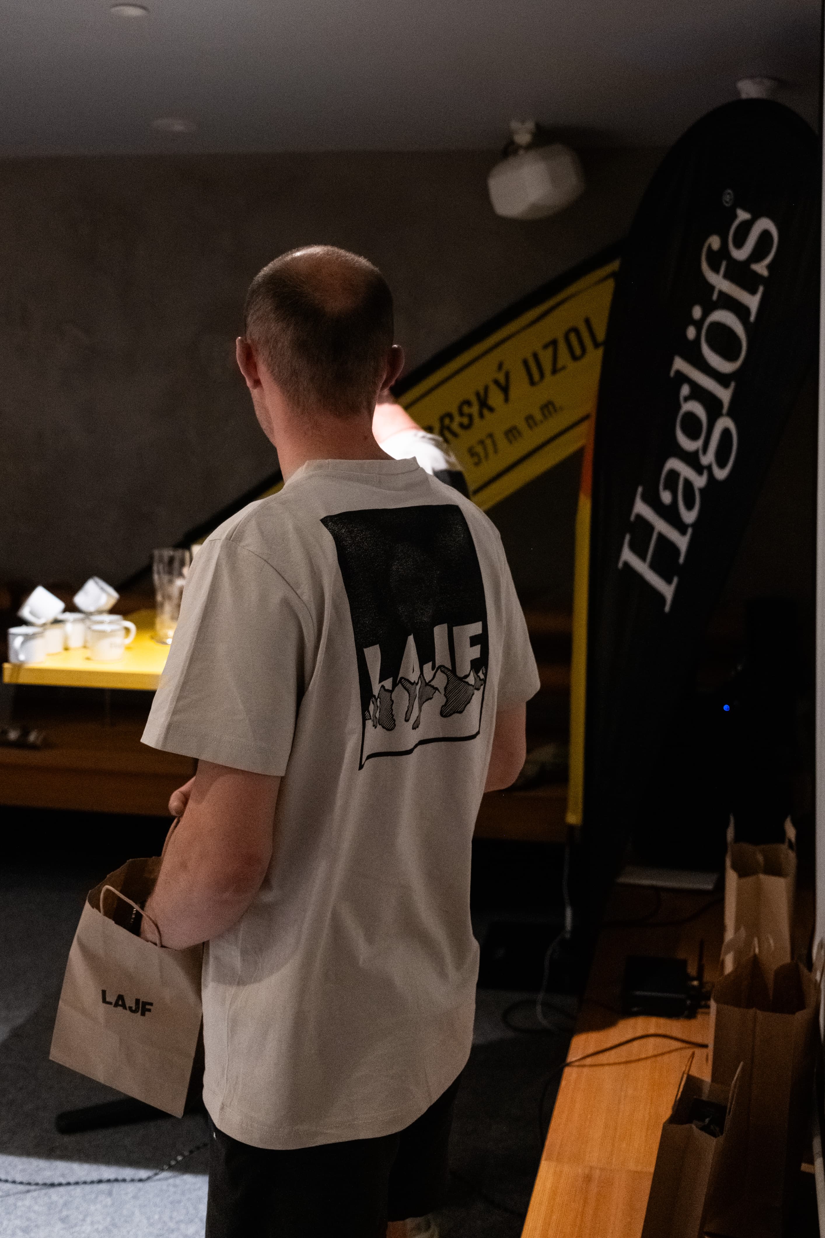 Detail hrnčekov pripravených pre účastníkov festivalu.